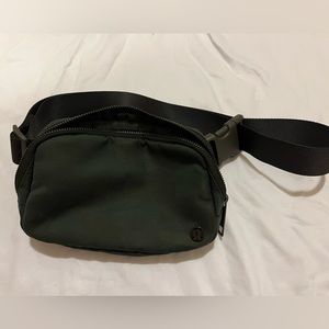 Lululemon Everywhere Belt Bag Camo